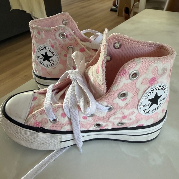 Girls Converse High Tops - Picture 1 of 2